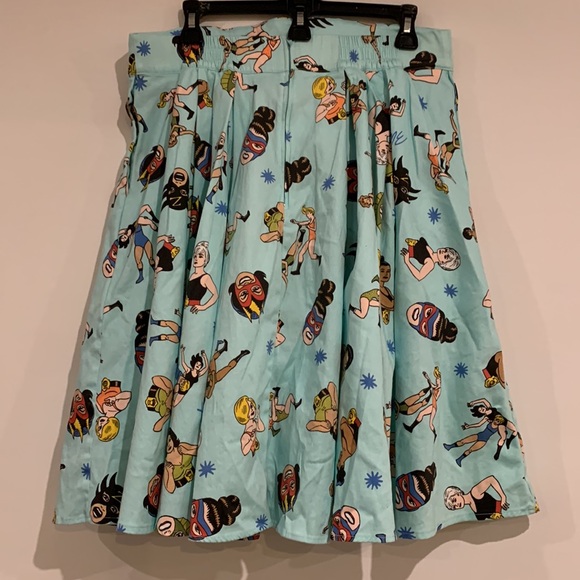 Laura Byrnes California Little Jun Skirt in Lady Wrestlers Print - Picture 5 of 5